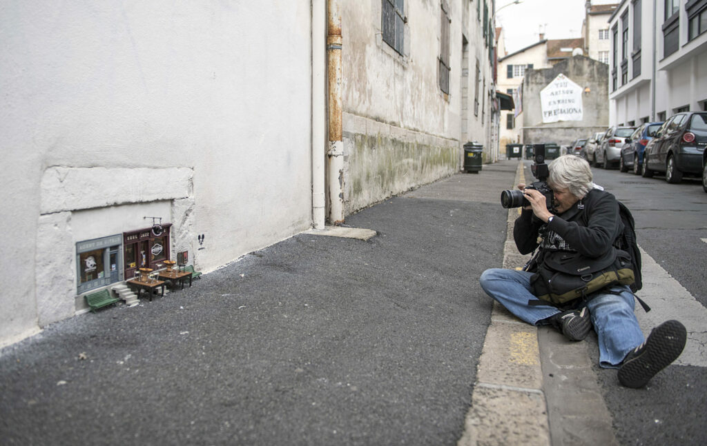 Point de Vue - Streetartvestival in Bayonne, France, in October 2018.
#muralart #pdvstreetartfest #pointdevue #bayonne  #IamNika #nikongirlz   
@pdvstreetartfest                      
photo by Nika Kramer @nikakramer